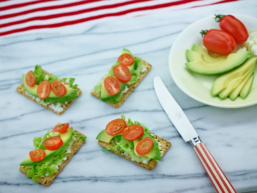Goats Cheese, Avocado & Tomato Vita-Weats