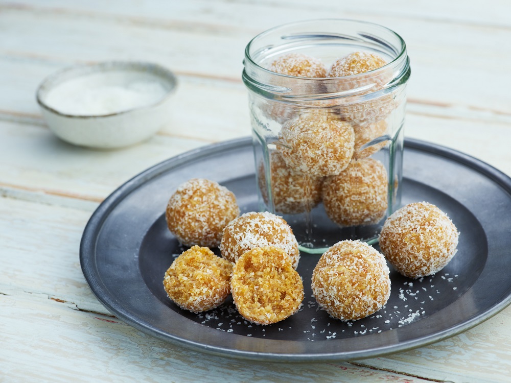 Apricot, Shredded Wheatmeal and Macadamia Bliss Balls