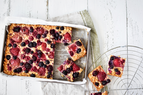 Baked Berry Oat Slice