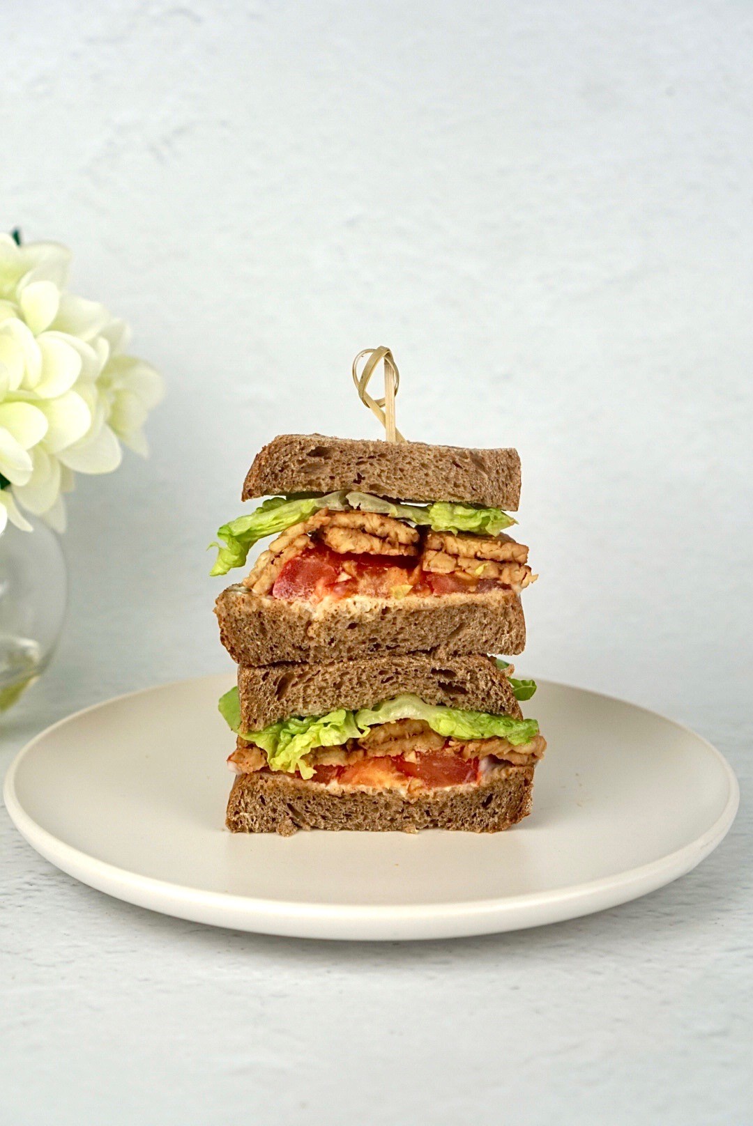BLT Sandwich with Tempeh Bacon