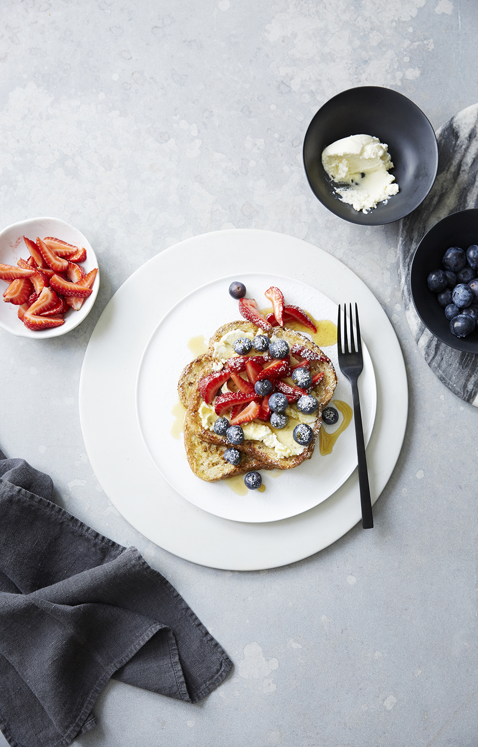 French Toast with Ricotta, Strawberries and Blueberries